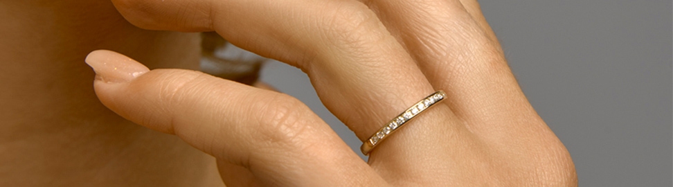 Gouden aanschuifringen met diamant