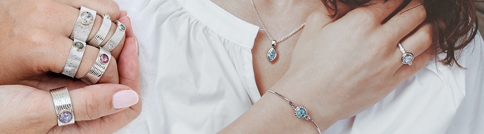 Dames gedenksieraden